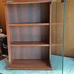 木製棚  ガラスの扉付き