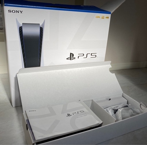 【受け渡し予定者決まっています。】
PS5本体CFI1200A、コントローラー2つ