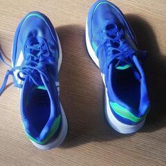 アディダスランニングシューズ