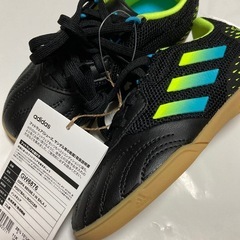 新品タグ付✨adidas✨定価4,280円✨キッズシューズ✨17...