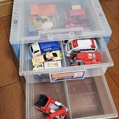 最終値下げ。トミカなどのミニカー(ケース付き)の画像