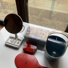 終了　昭和レトロミニ鏡台（ 台座陶器製）手鏡、化粧道具入れ　
