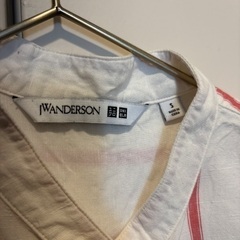ユニクロJW ANDERSONノースリーブシャツの画像