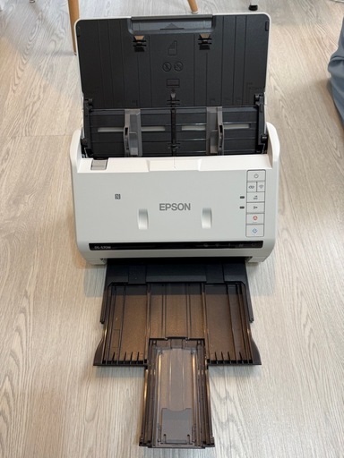 中古品　EPSON エプソン DS-570W スキャン枚数277枚 スキャナー シートフィードスキャナー Wi-Fi