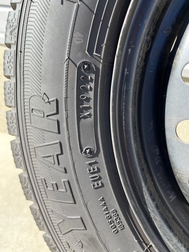 【値下げしました】軽自動車　145/80R13 タイヤ1シーズン 使用　スタッドレス