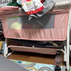 ベビーベッドの画像