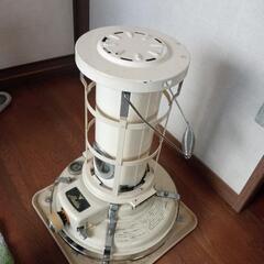 ホワイト ストーブ 円筒形　アラジン アラジンガスストーブ❗