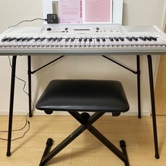 【お譲り先決まりました】スタンド＋椅子付き YAMAHA キーボードEZ-300 光る61鍵  の画像
