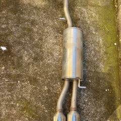 プリウスαモデリスタマフラー