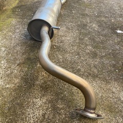 プリウスαモデリスタマフラーの画像