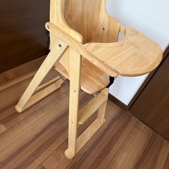 子供用　木製ハイチェアの画像