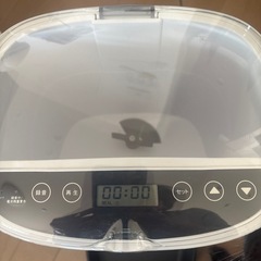 ペット（ニャンコ）自動給餌器手動の画像