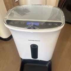 ペット（ニャンコ）自動給餌器手動の画像