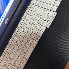 富士通LIFEBOOK A577/T Windows11 の画像