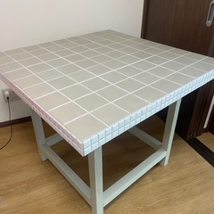 キャンセルになったので…【ダイニングテーブル】90×90　タイル...