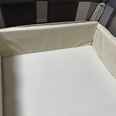 【美品】Apricaココネルエアー ベビーベッド