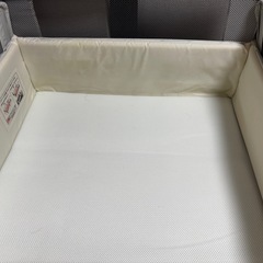【美品】Apricaココネルエアー ベビーベッド