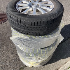 【値下げしました】スタッドレス 225/65 R17 ・アルミホ...