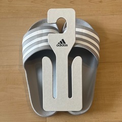 adidasアディダスサンダルの画像