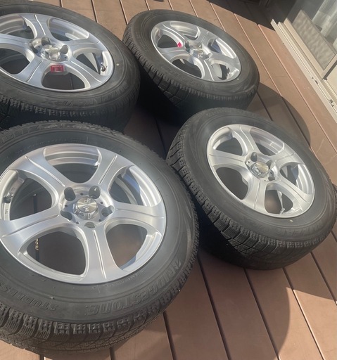 スタッドレスタイヤ　205/65/16 ブリザック　ノア　ヴォクシー　エスティマ