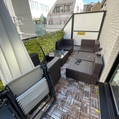 バルコニーチェア、テーブル、パラソル