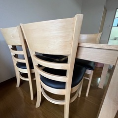 ダイニングテーブル  椅子4脚の画像