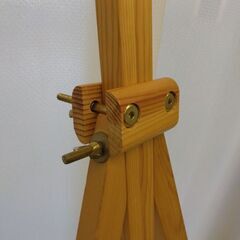 木製イーゼル１個の画像