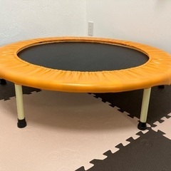 子供向け　家庭用トランポリンの画像