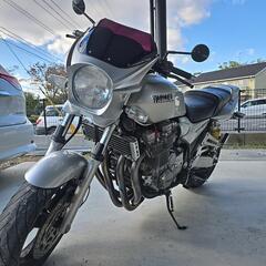 XJR1300 　バッテリーやフロントタイヤ新品あげます