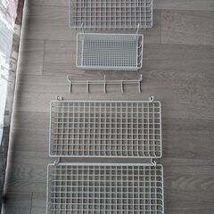 【お値下げ】有孔ボードやキッチンラックへ取り付け可能な棚　セット５つ