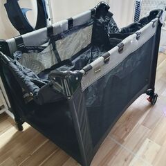 カトージ ベビーベッド プレイヤード 折り畳みの画像