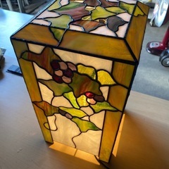 ステンドグラス　ランプの画像