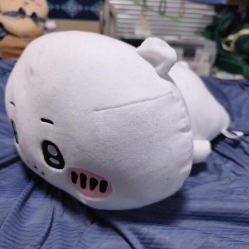 ちいかわ寝そべりビッグぬいぐるみ