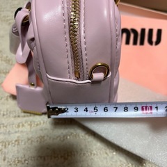 miu miuのバッグの画像