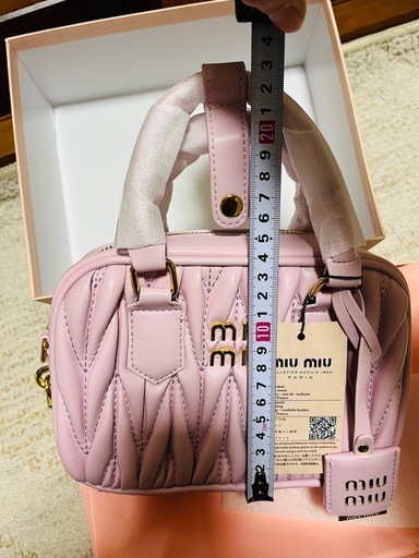 miu miuのバッグ
