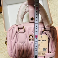 miu miuのバッグの画像