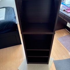 ダークブラウンの木製本棚 3段