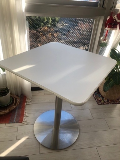 カフェテーブル 1台～8台まで購入可能