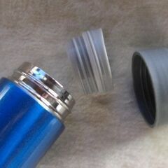 真空ステンレスボトル 300ml 未使用品　水筒の画像