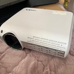 YABER Y30 LED Projectorの画像