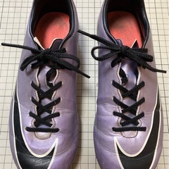 子供靴 サイズ 23.0cm    NIKE 　サッカーシューズ...
