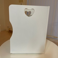 木製本棚の画像