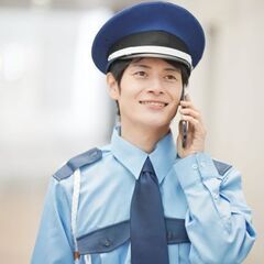  警備スタッフ。交通誘導と施設警備の画像