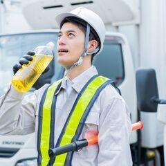  警備スタッフ。交通誘導と施設警備の画像