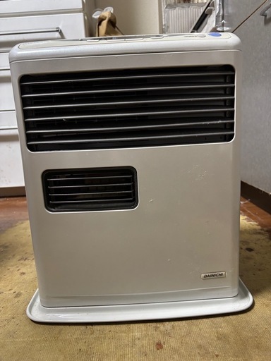 灯油ファンヒーター\u0026ポリ容器