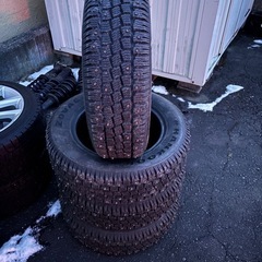14インチスパイクタイヤ185/65r14