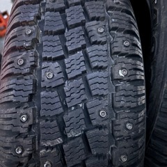 14インチスパイクタイヤ185/65r14の画像