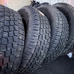 14インチスパイクタイヤ185/65r14の画像