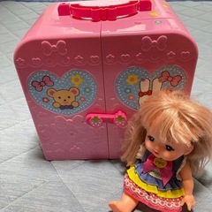 メルちゃんお片づけセット、服や歯ブラシ、小物類などセットの画像