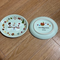 ディズニー スーベニアカップとお皿の画像